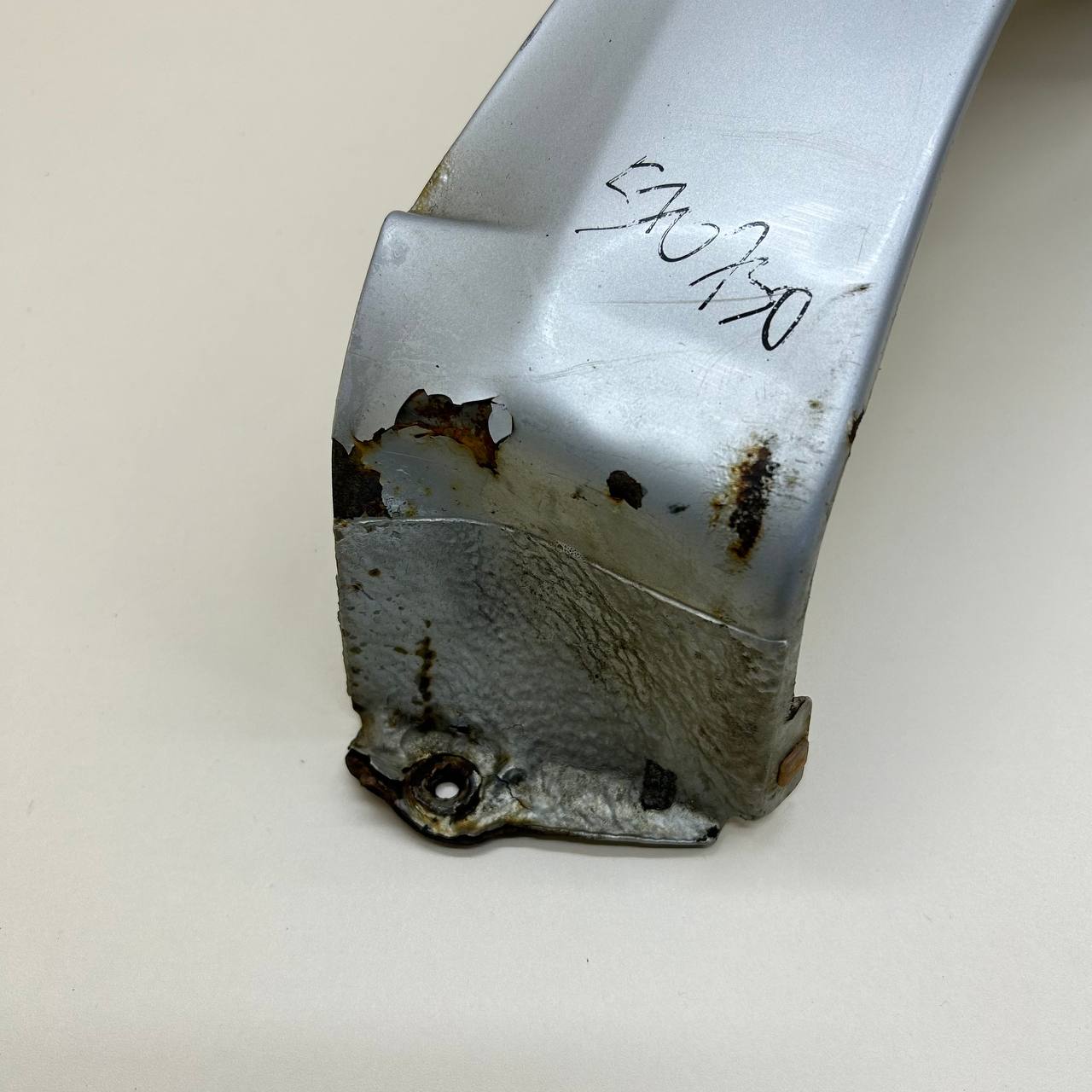 Крыло переднее правое Lada Granta 2011>