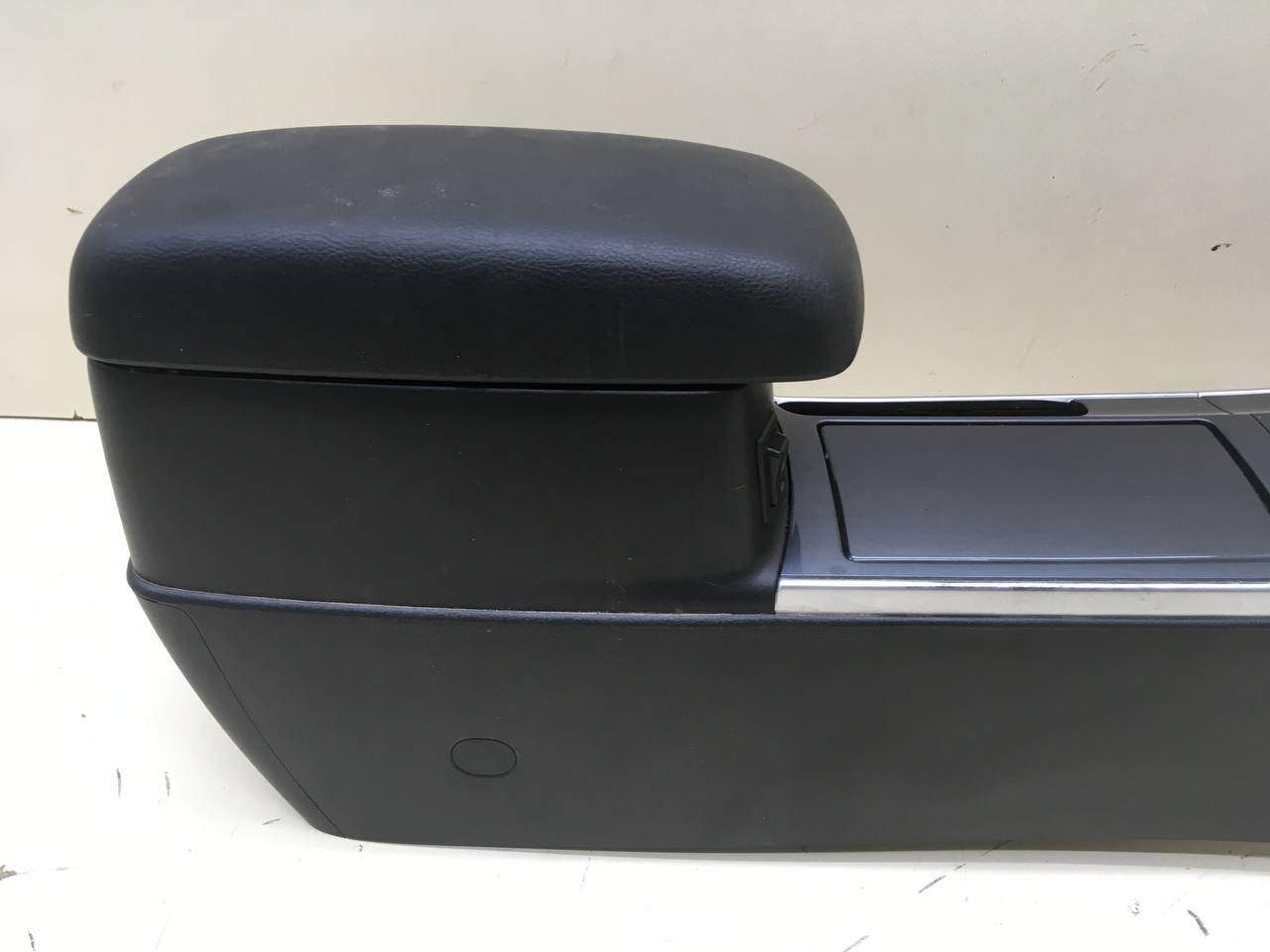 Консоль центральная Mazda Mazda 6 (GG) 2002-2007 Консоль центральная Mazda Mazda 6 (GG) 2002-2007