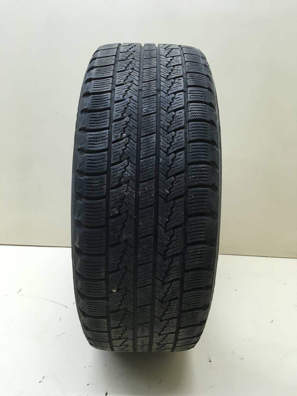 Шины R16 Зимние нешипованные Roadstone Winguard Ice