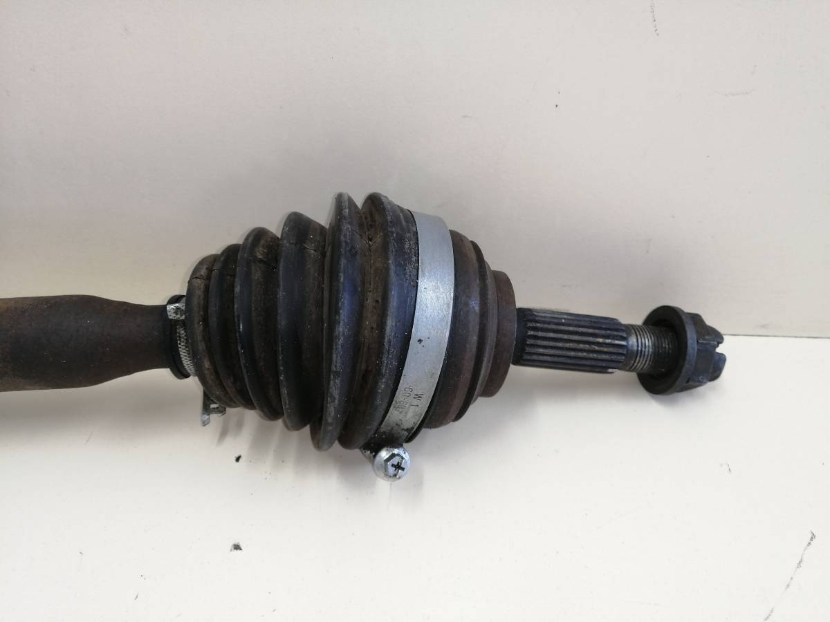 Полуось передняя левая Renault Logan (1) 2005-2014 Полуось передняя левая Renault Logan (1) 2005-2014