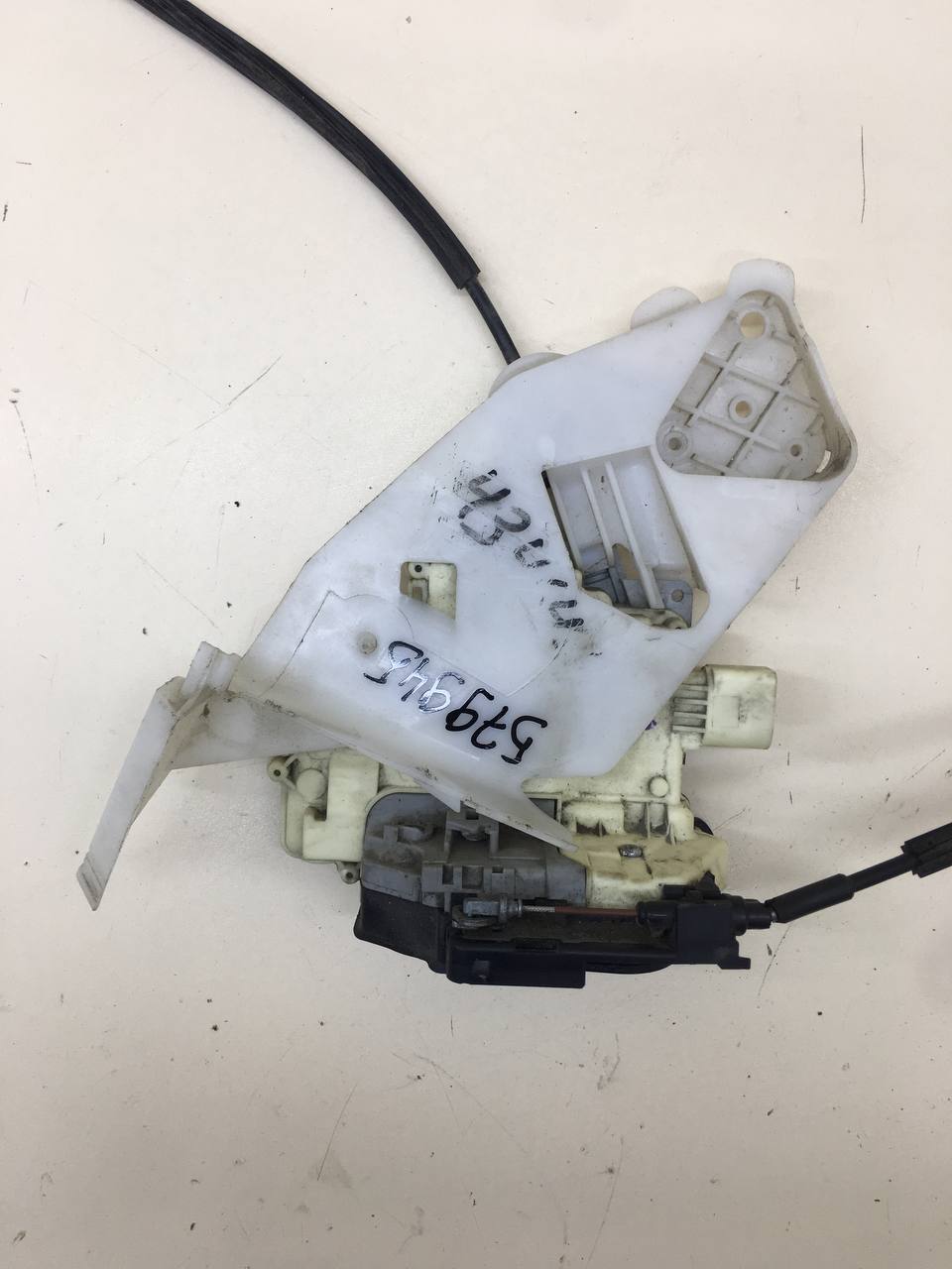 Замок двери задней правой Volkswagen Passat B7 2011-2015