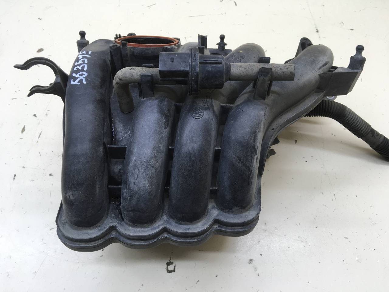 Коллектор впускной Volkswagen Polo (MK5) 2011-2020