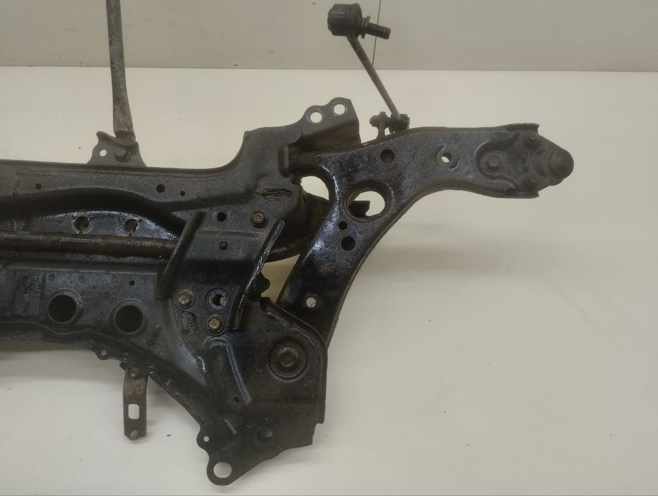 Балка подмоторная Toyota Auris (E150) 2006-2012 Балка подмоторная Toyota Auris (E150) 2006-2012