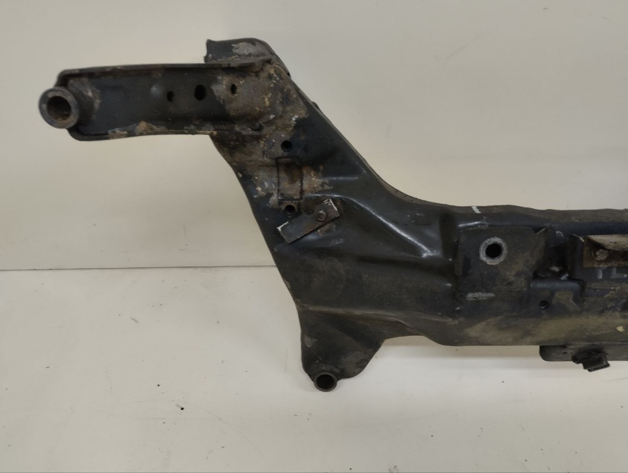 Балка подмоторная Nissan Almera (N16) 2000-2006 Балка подмоторная Nissan Almera (N16) 2000-2006
