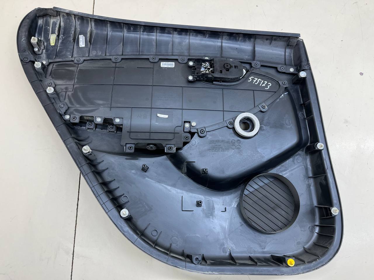 Обшивка двери задней правой Hyundai Elantra (MD) 2011-2016