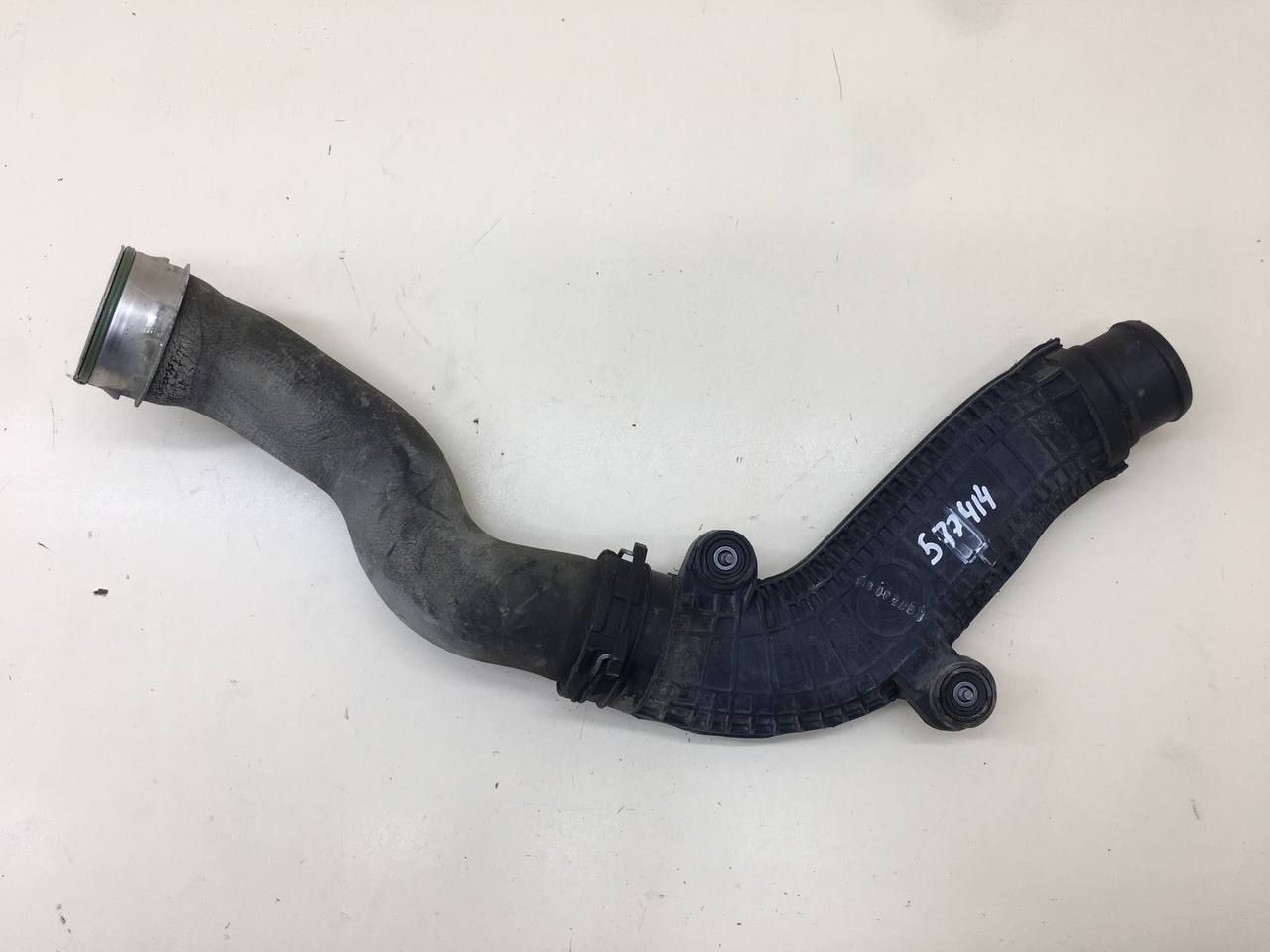 Патрубок интеркулера Volkswagen Tiguan (5N1) 2007-2011 Патрубок интеркулера Volkswagen Tiguan (5N1) 2007-2011