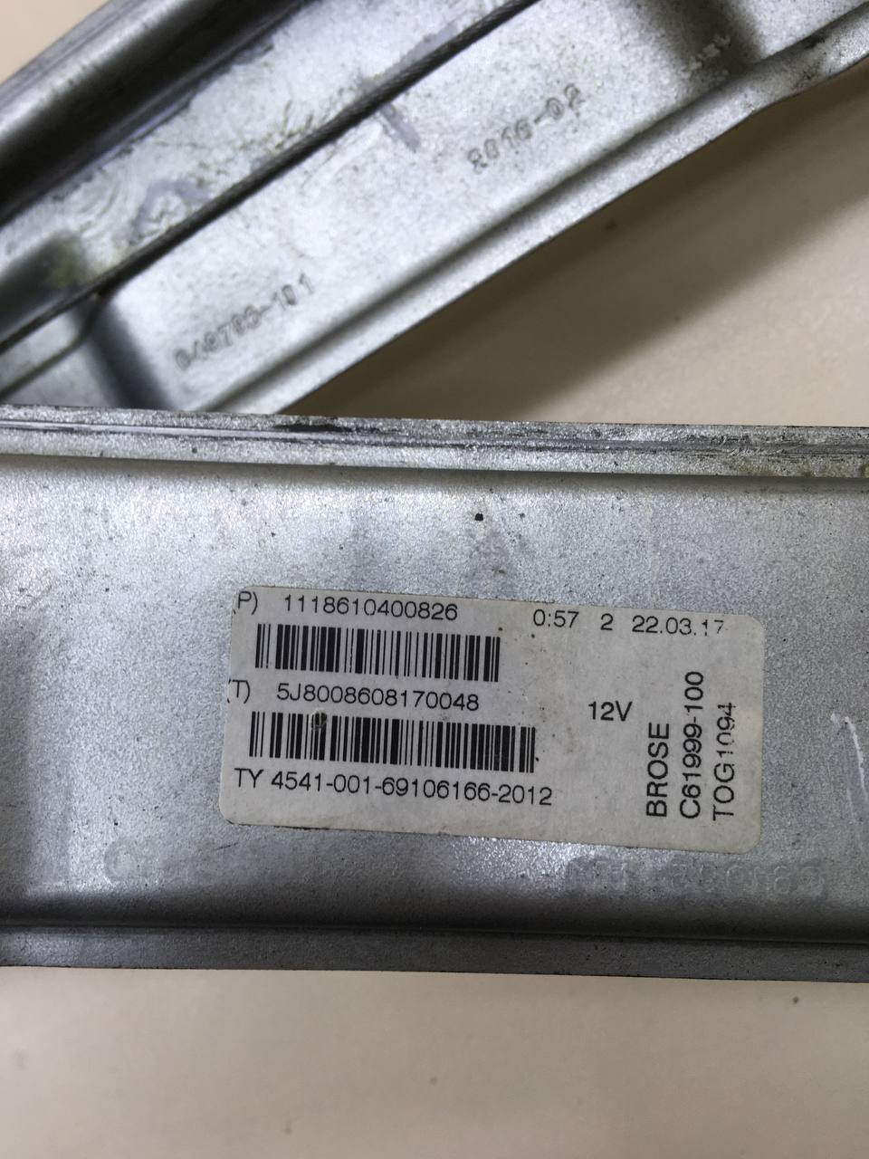 Стеклоподъемник электр. передний правый Lada Granta 2011>