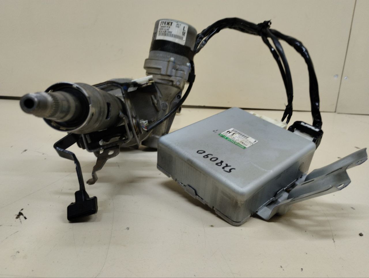 Колонка рулевая Toyota Auris (E150) 2006-2012 Колонка рулевая Toyota Auris (E150) 2006-2012