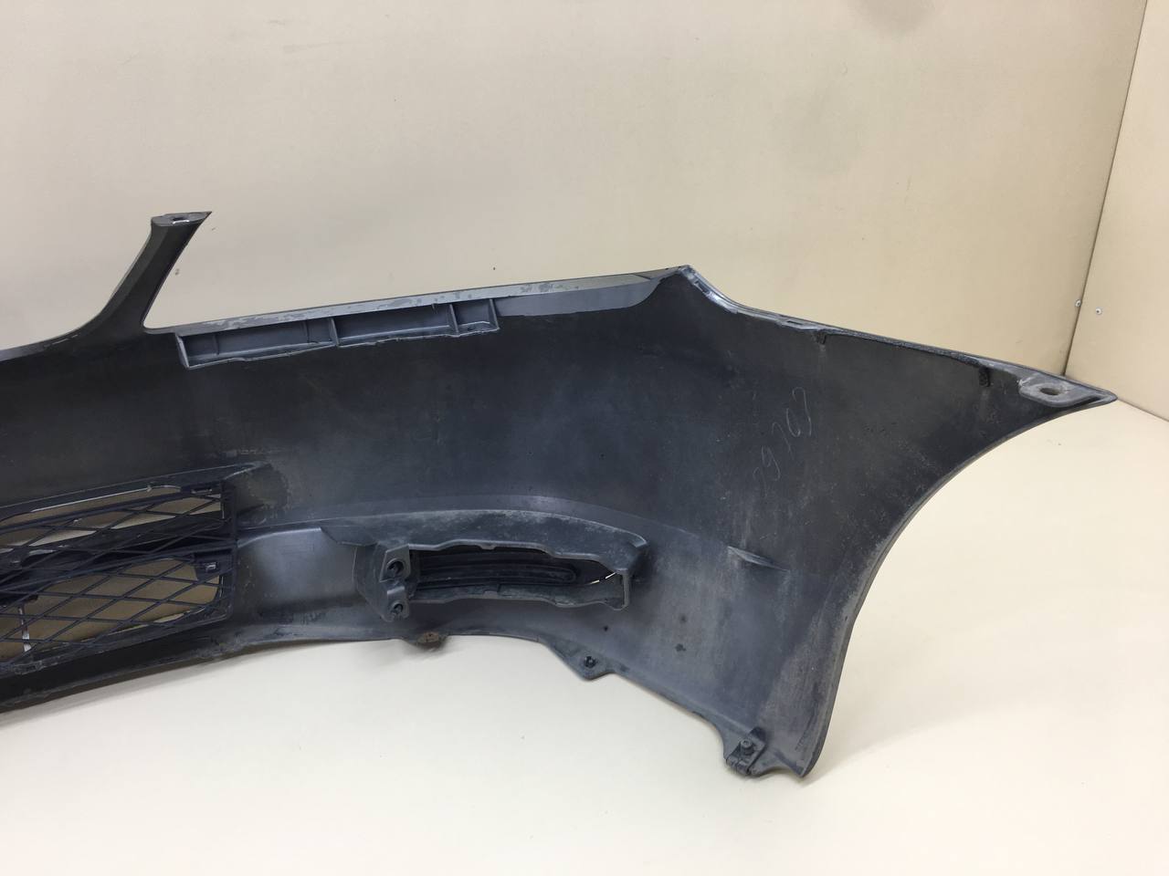 Бампер передний Toyota Corolla E120 2001-2007