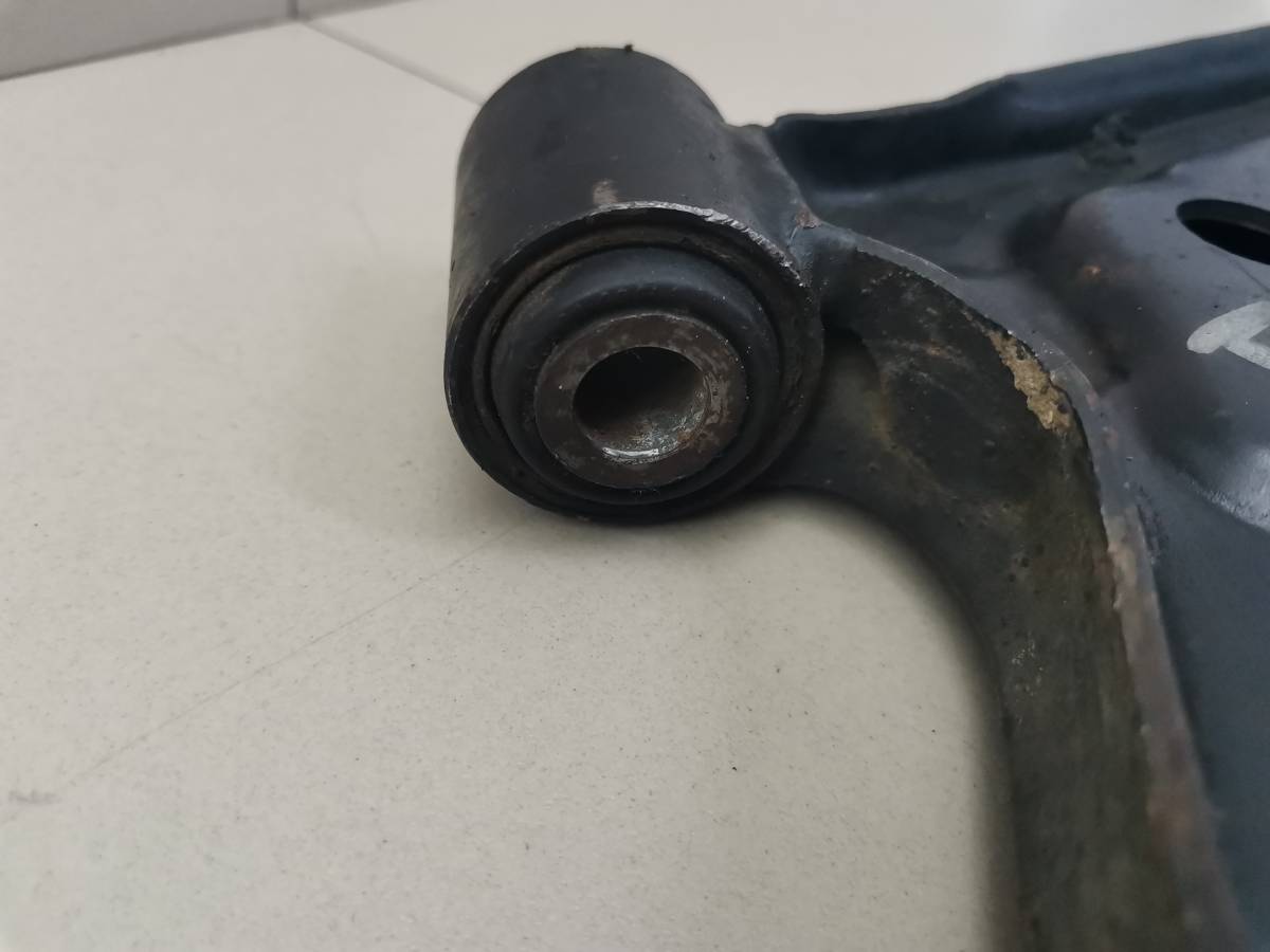 Рычаг передний нижний правый Nissan Almera (N15) 1995-2000 Рычаг передний нижний правый Nissan Almera (N15) 1995-2000