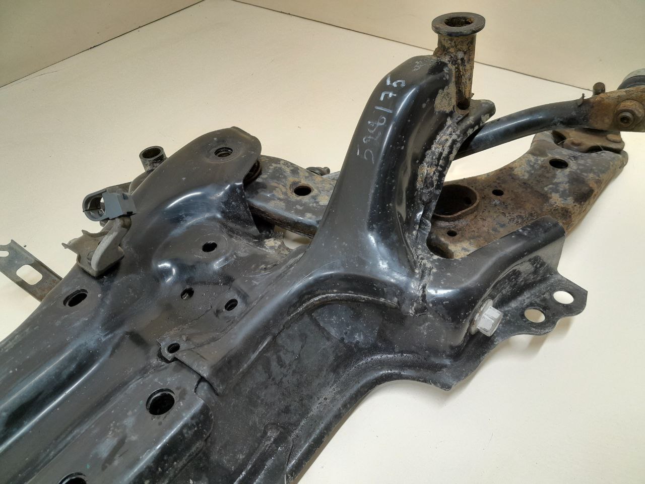 Балка подмоторная Toyota Auris (E150) 2006-2012 Балка подмоторная Toyota Auris (E150) 2006-2012