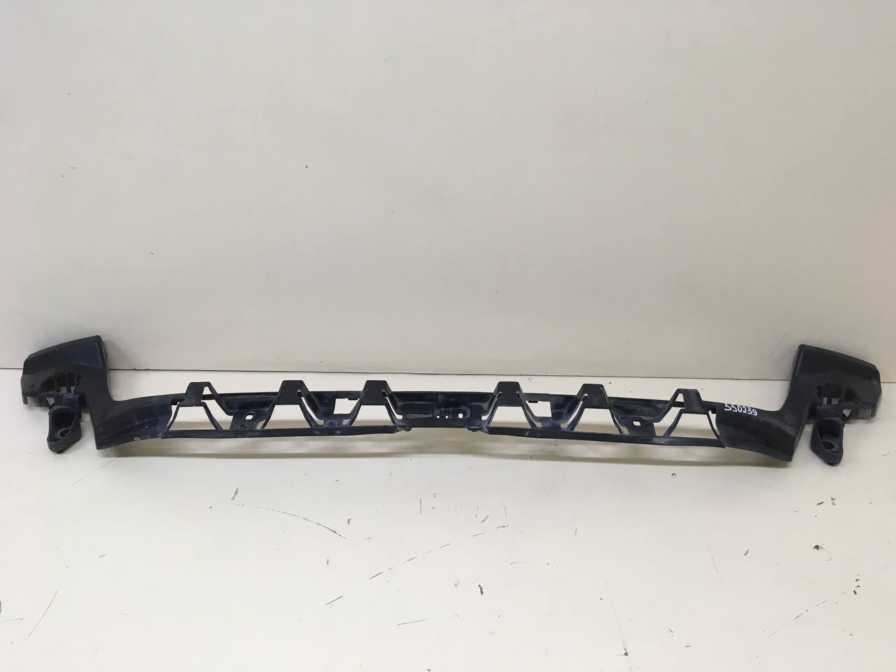 Кронштейн заднего бампера Jaguar XE (760) 2014-2021