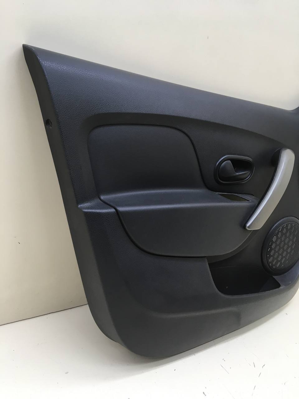 Обшивка двери передней левой Renault Logan (2) 2014> Обшивка двери передней левой Renault Logan (2) 2014>