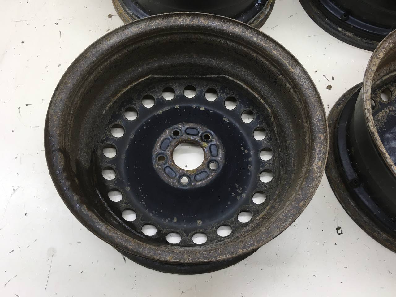 Диски к-кт R16 Штампованные