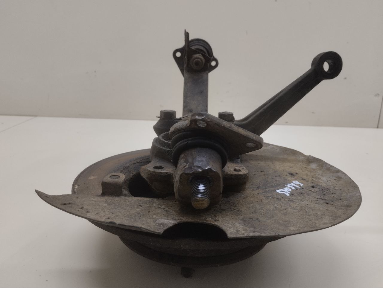 Кулак поворотный передний правый Chevrolet Niva 2009-2020