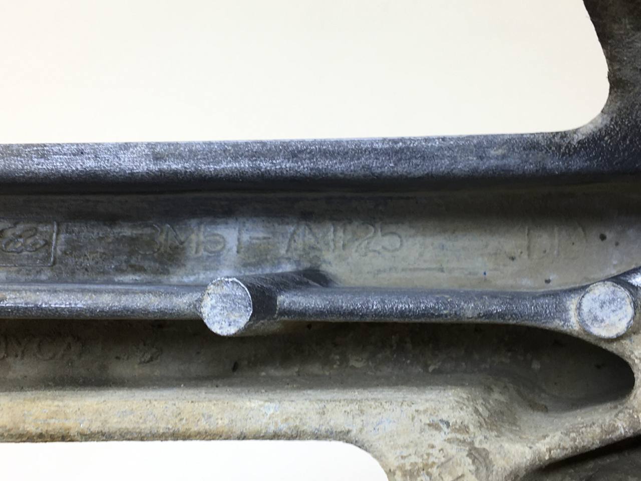 Кронштейн КПП Ford Focus 2 (DA) 2005-2008 Кронштейн КПП Ford Focus 2 (DA) 2005-2008