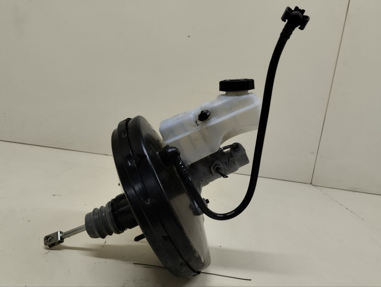 Усилитель тормозов вакуумный Renault Duster (HSA, HSM) 2012> Усилитель тормозов вакуумный Renault Duster (HSA, HSM) 2012>