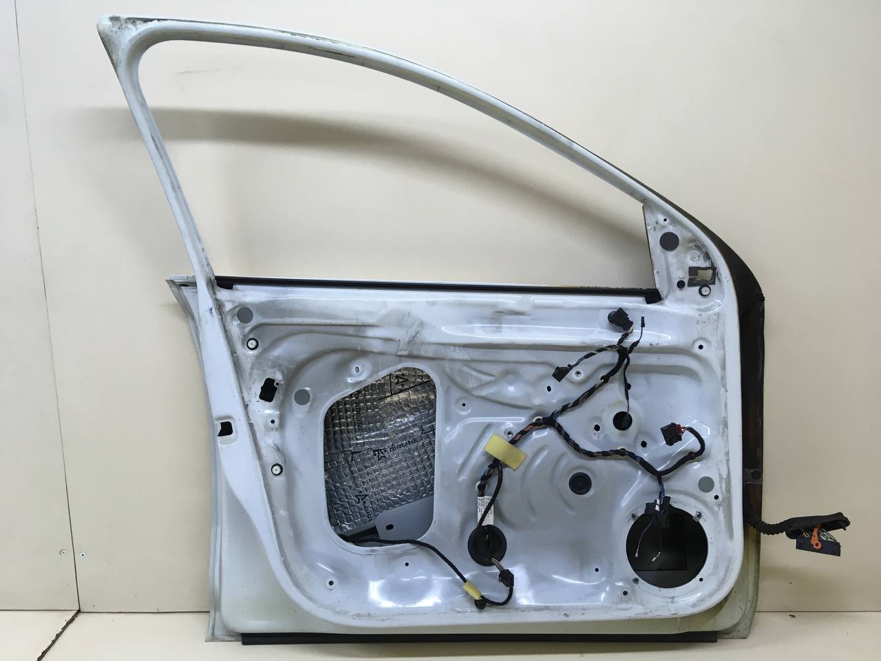 Дверь передняя левая Skoda Rapid 2012-2020 Дверь передняя левая Skoda Rapid 2012-2020