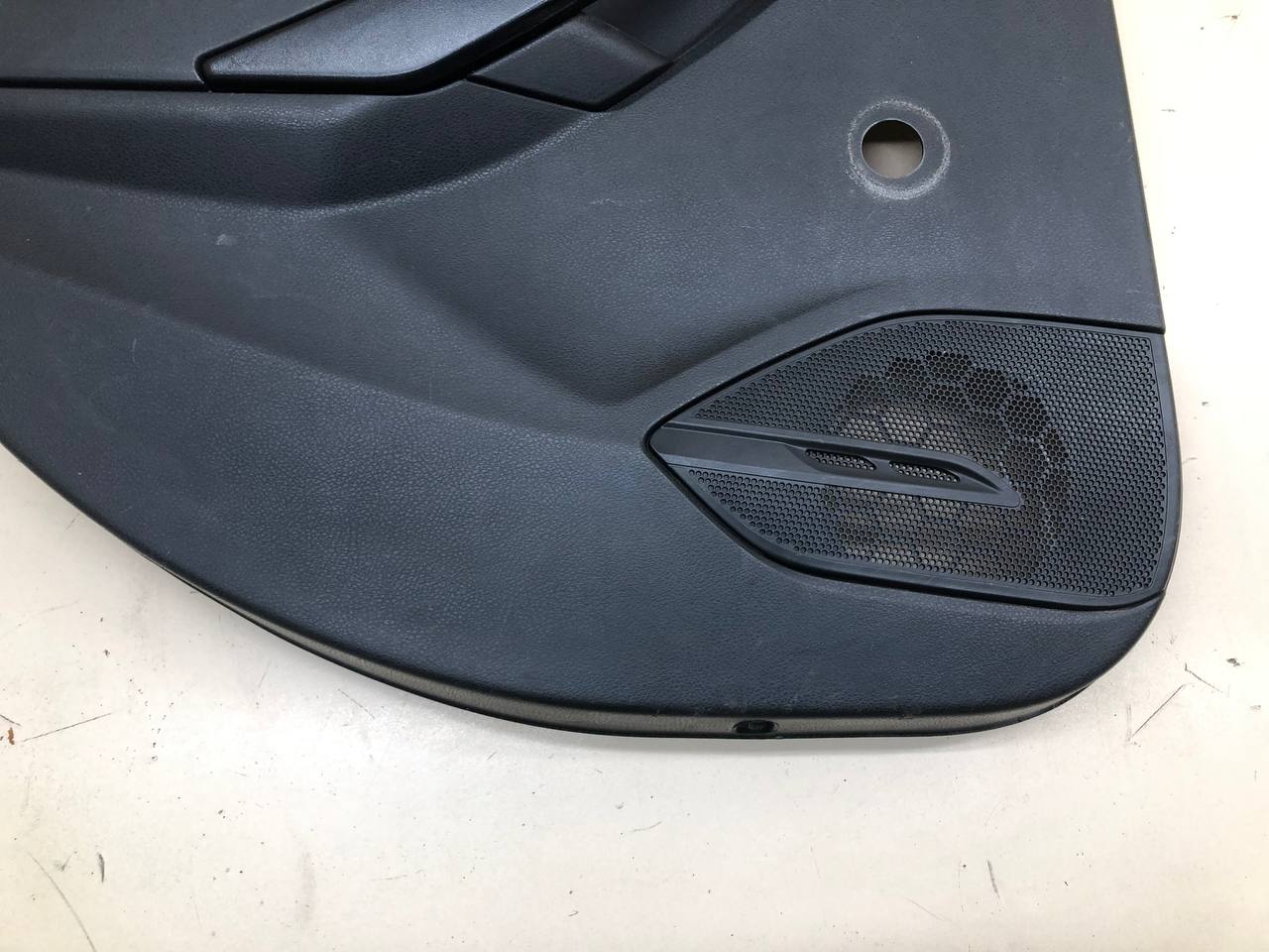 Обшивка двери задней левой Lada Vesta 2015>