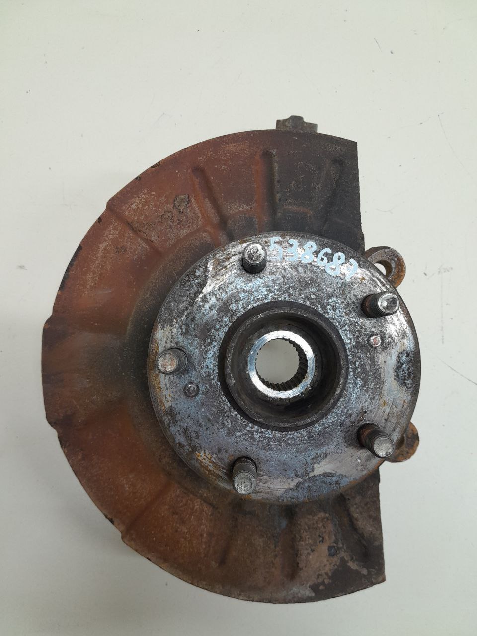 Кулак поворотный передний левый Suzuki Grand Vitara 2005-2015