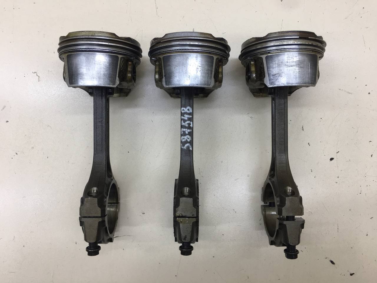 Поршень с шатуном Renault Duster (HSA, HSM) 2012>