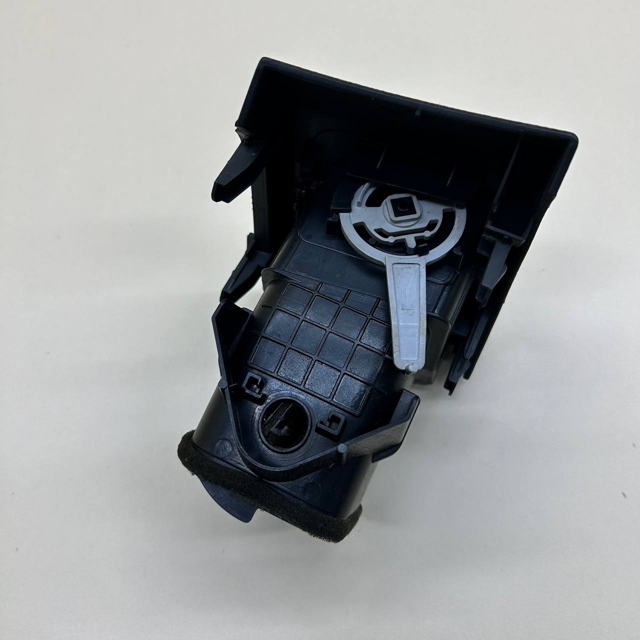 Дефлектор воздушный Toyota Corolla E150 2006-2013 Дефлектор воздушный Toyota Corolla E150 2006-2013