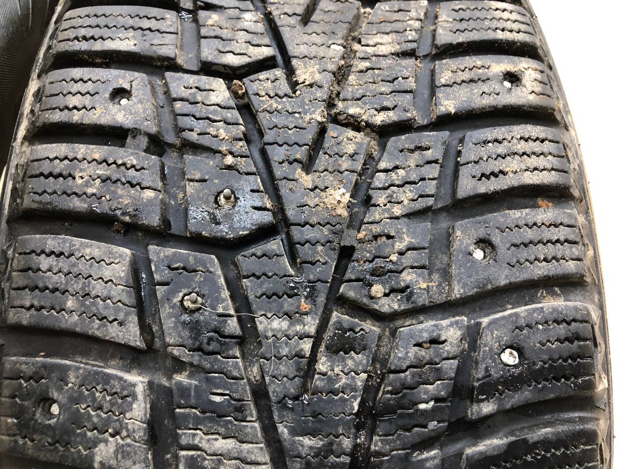 Шины R16 Зимние шипованные WINGUARD WINSPIKE
