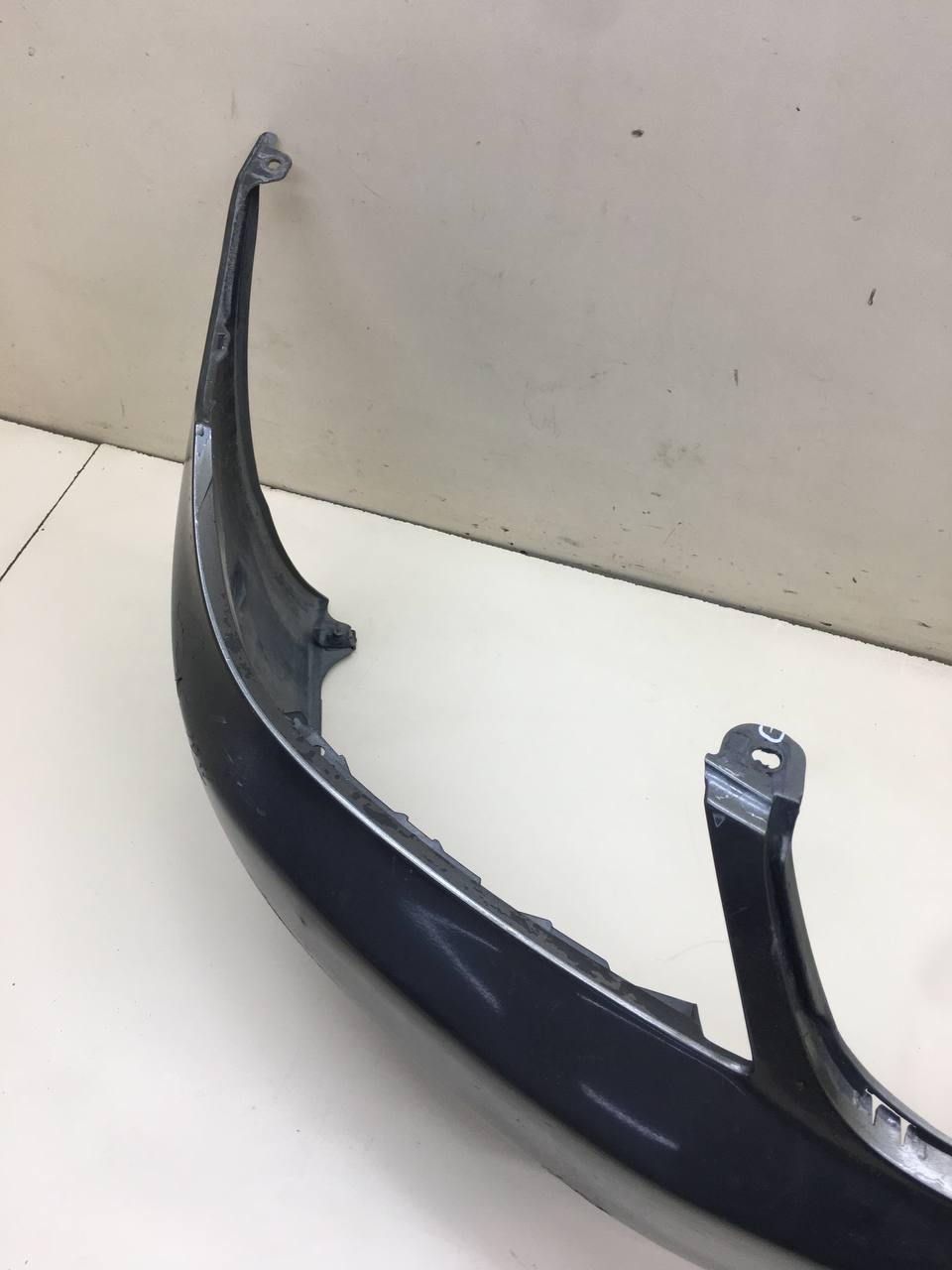 Бампер передний Toyota Corolla E120 2001-2007