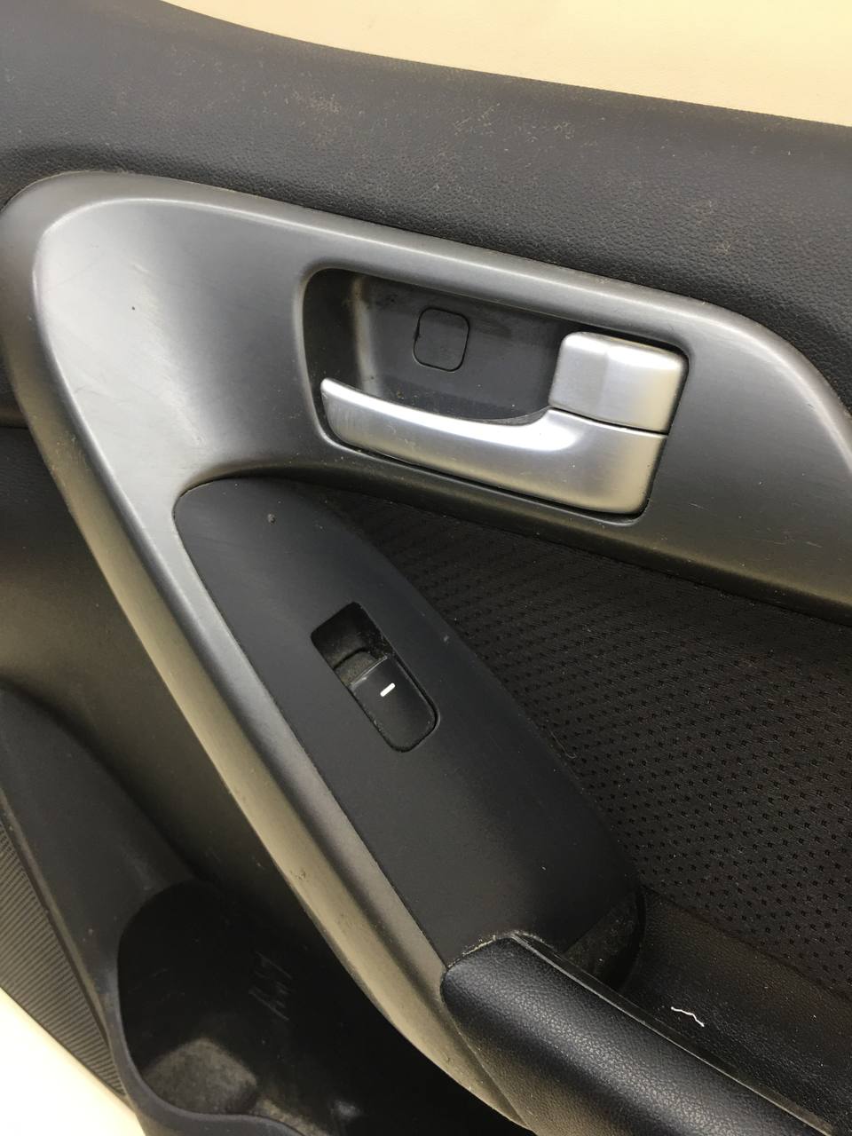 Обшивка двери передней правой Kia Cerato (TD) 2009-2013