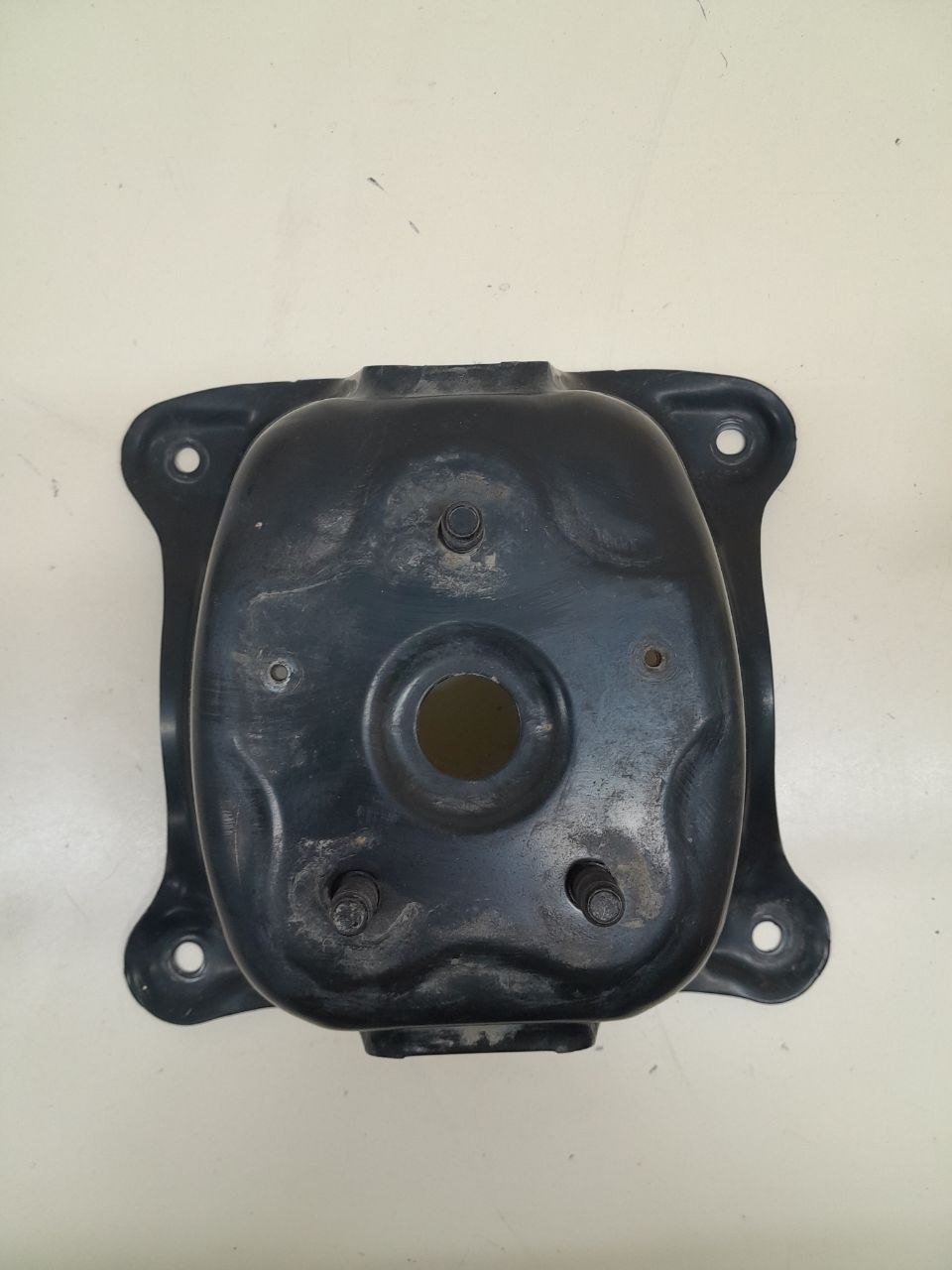 Кронштейн запасного колеса Suzuki Grand Vitara 2005-2015 Кронштейн запасного колеса Suzuki Grand Vitara 2005-2015