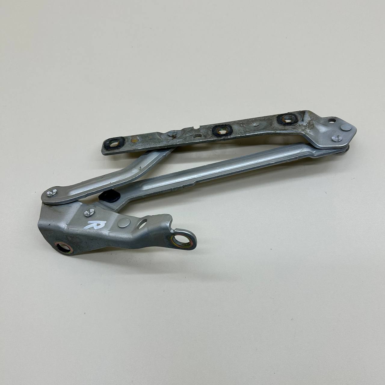 Петля крышки багажника Ford Focus 2 (DA) 2005-2008