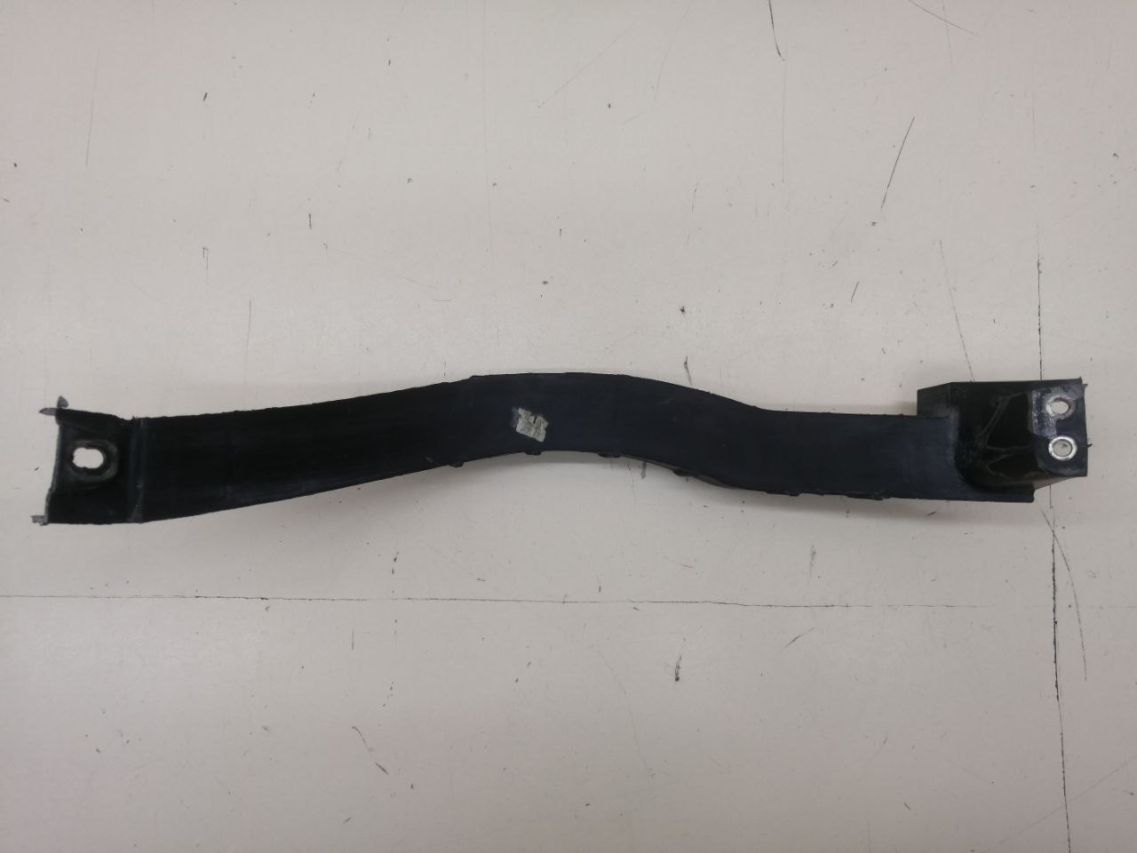 Кронштейн переднего бампера правый Fiat Albea 2002-2012