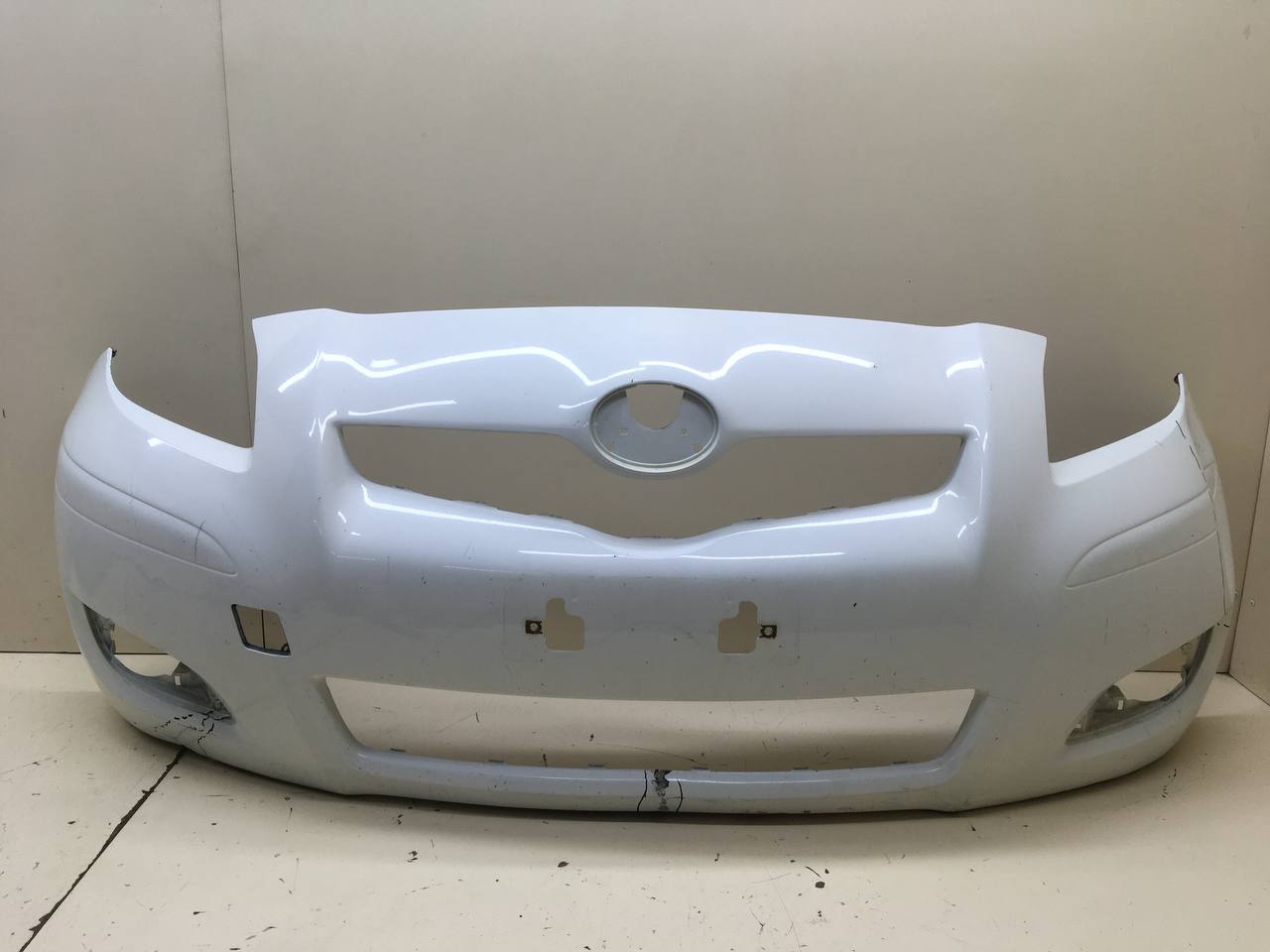 Бампер передний Toyota Vitz P90 2005-2011 Бампер передний Toyota Vitz P90 2005-2011