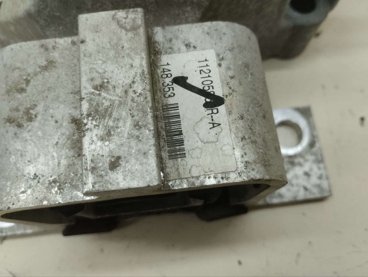 Опора двигателя правая Renault Sandero Stepway (5S) 2014-2022