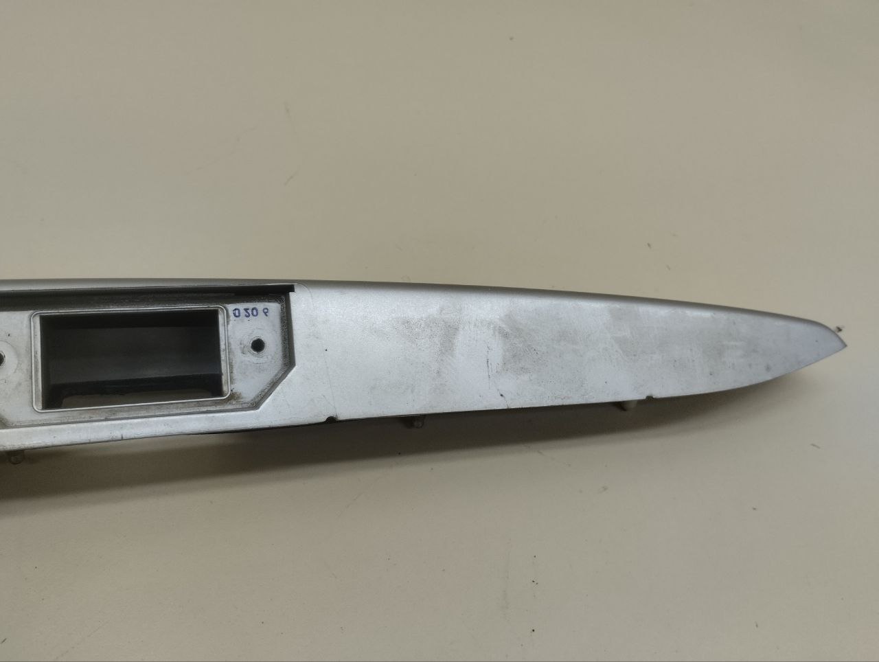 Накладка крышки багажника Ford Focus 2 (DA) 2005-2008 Накладка крышки багажника Ford Focus 2 (DA) 2005-2008
