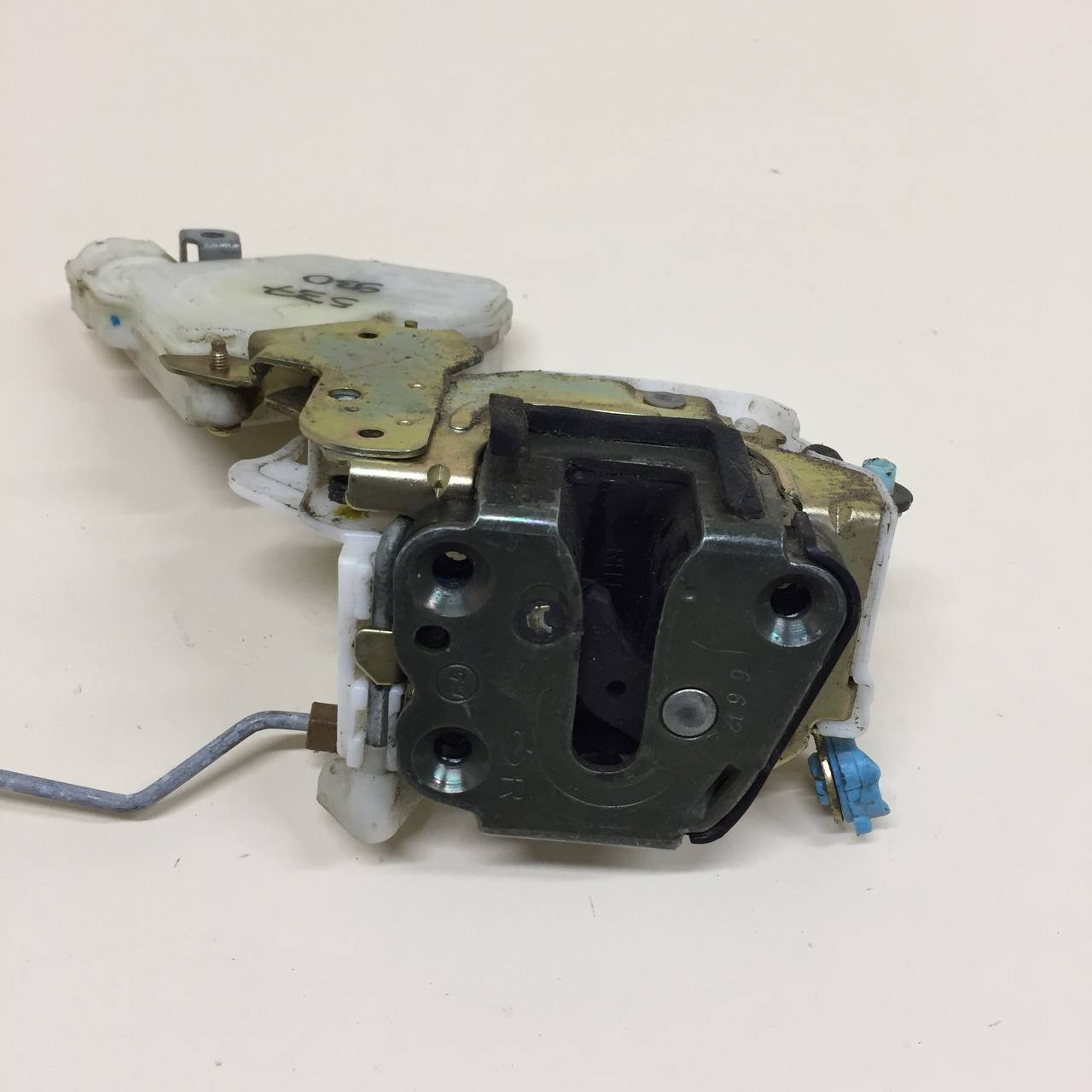 Замок двери передней правой Nissan Almera Classic (B10) 2006-2013