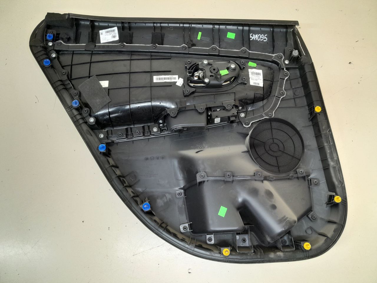 Обшивка двери задней правой Kia Ceed (JD) 2012-2018 Обшивка двери задней правой Kia Ceed (JD) 2012-2018