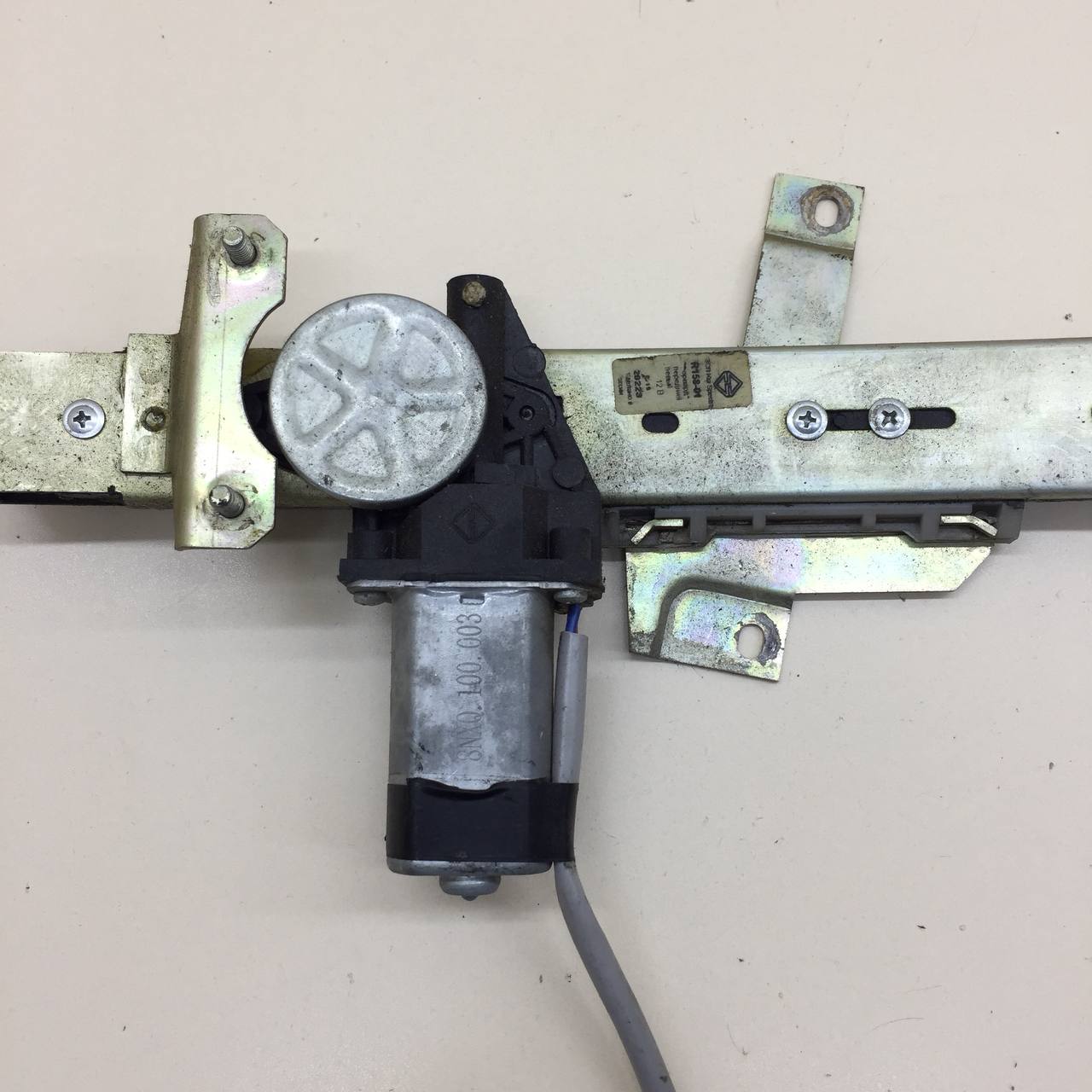 Стеклоподъемник электр. передний левый Kia Spectra (SD) 2004-2011