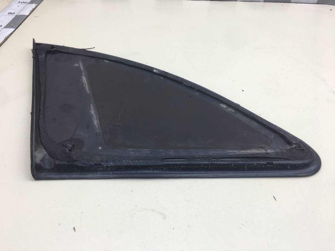 Стекло кузовное глухое правое Lifan X60 2012>