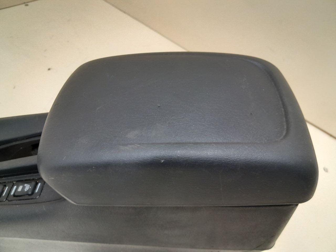 Консоль центральная Nissan Almera (N16) 2000-2006 Консоль центральная Nissan Almera (N16) 2000-2006