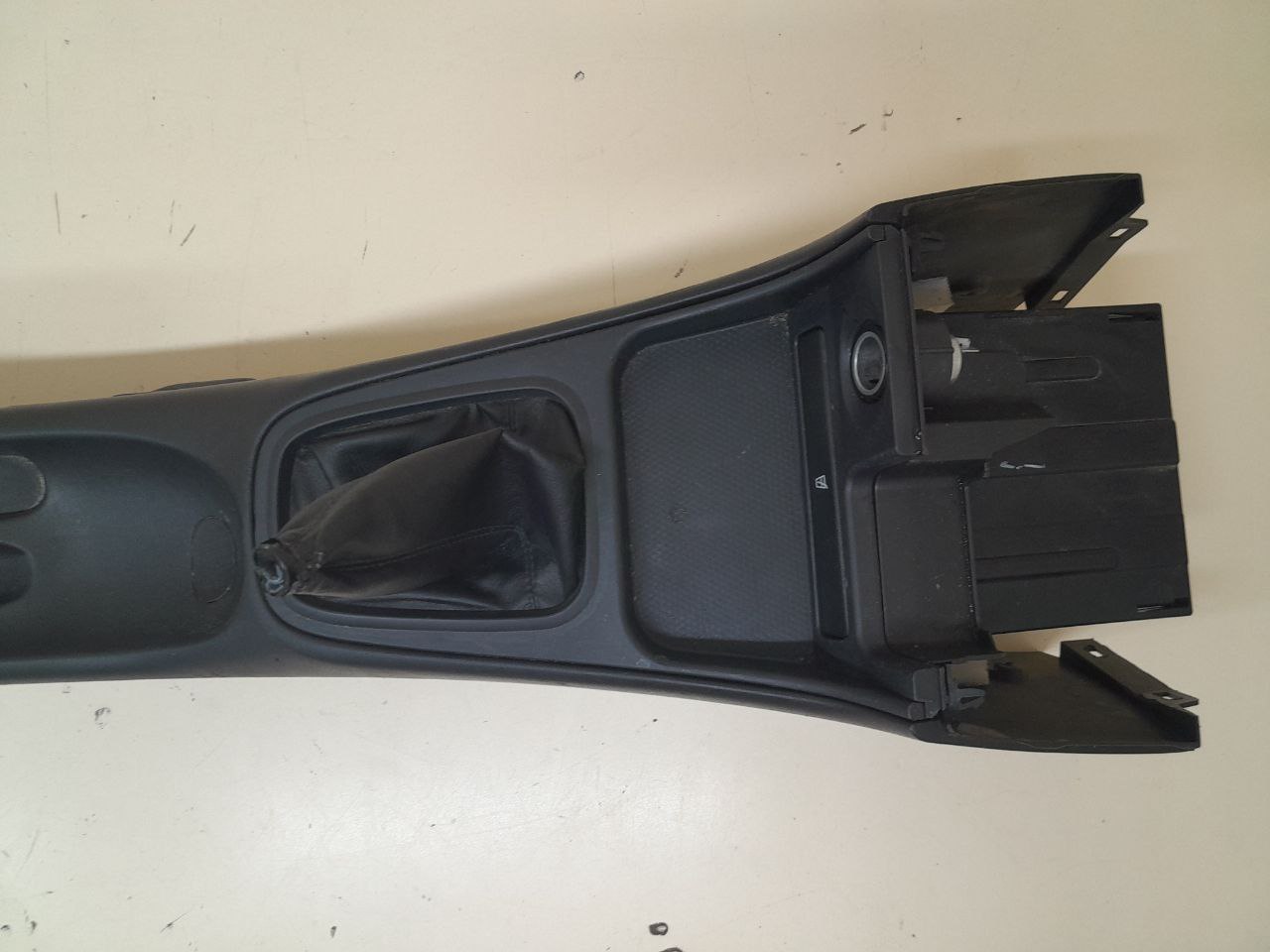 Консоль центральная Nissan Almera (N16) 2000-2006 Консоль центральная Nissan Almera (N16) 2000-2006