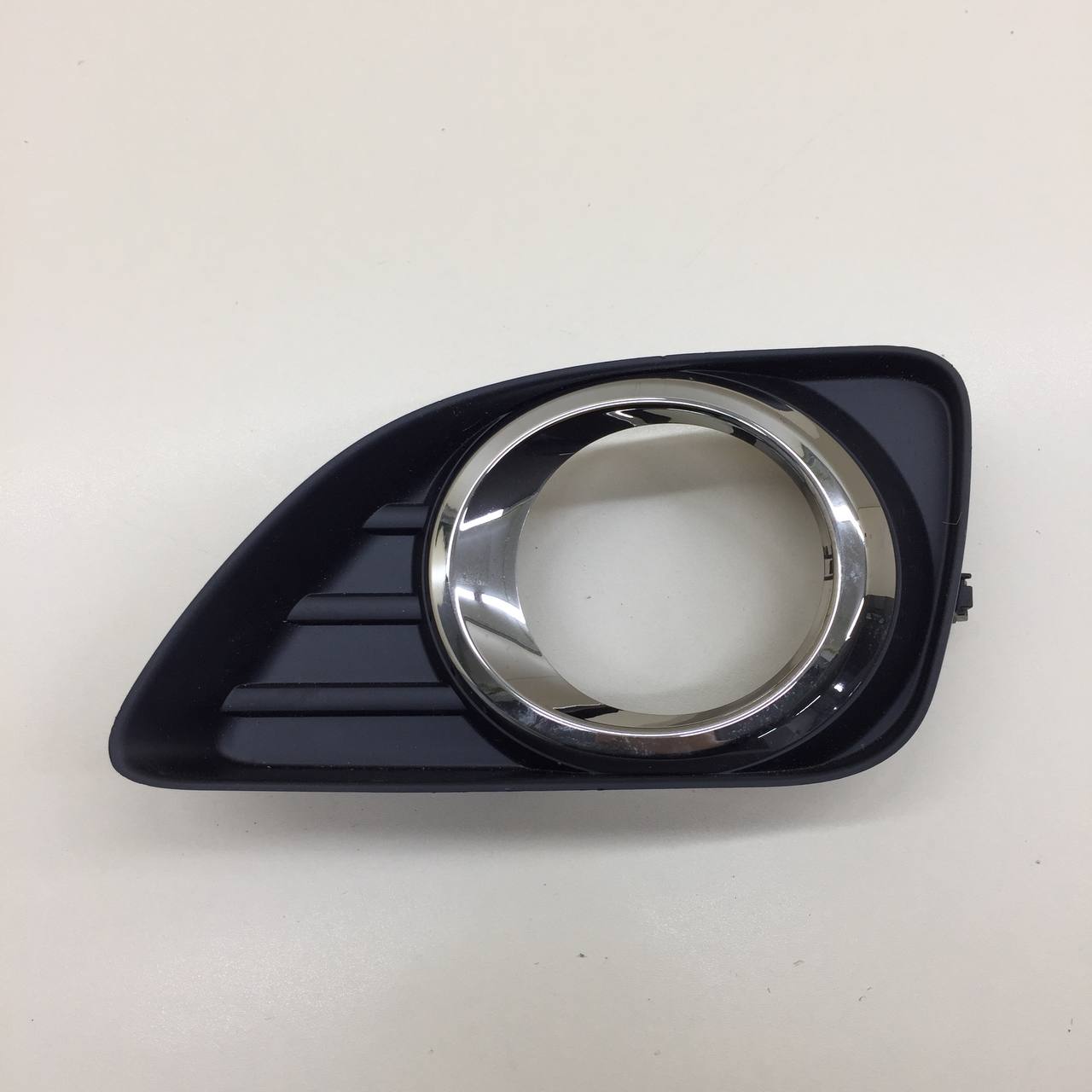 Рамка противотуманной фары левой Toyota Camry (XV40) 2006-2011 Рамка противотуманной фары левой Toyota Camry (XV40) 2006-2011