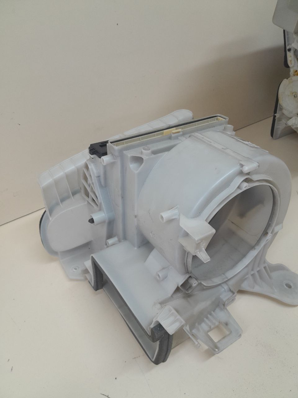 Корпус отопителя Mazda Mazda 3 (BM) 2013-2016 Корпус отопителя Mazda Mazda 3 (BM) 2013-2016