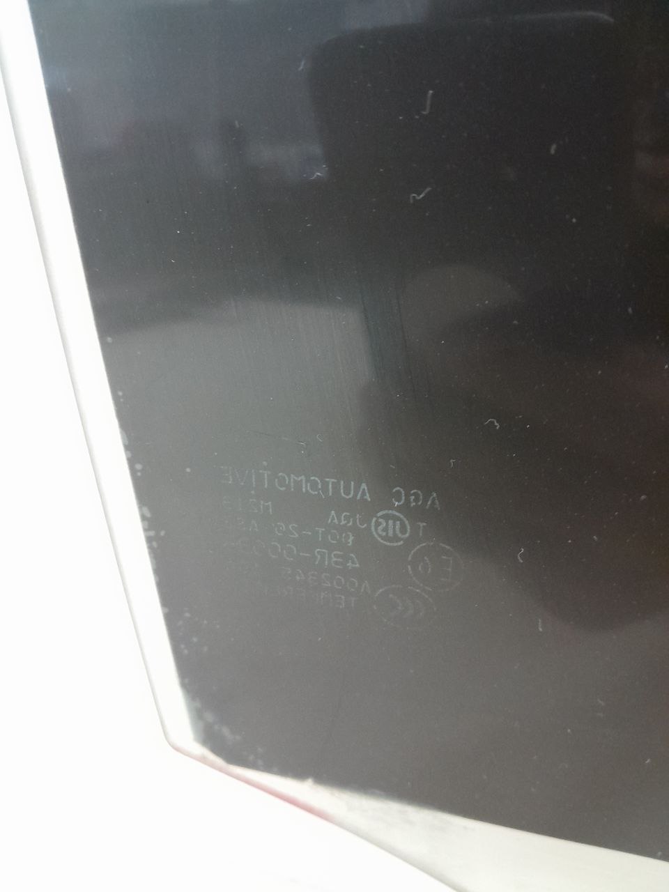 Стекло двери задней правой Suzuki Grand Vitara 2005-2015