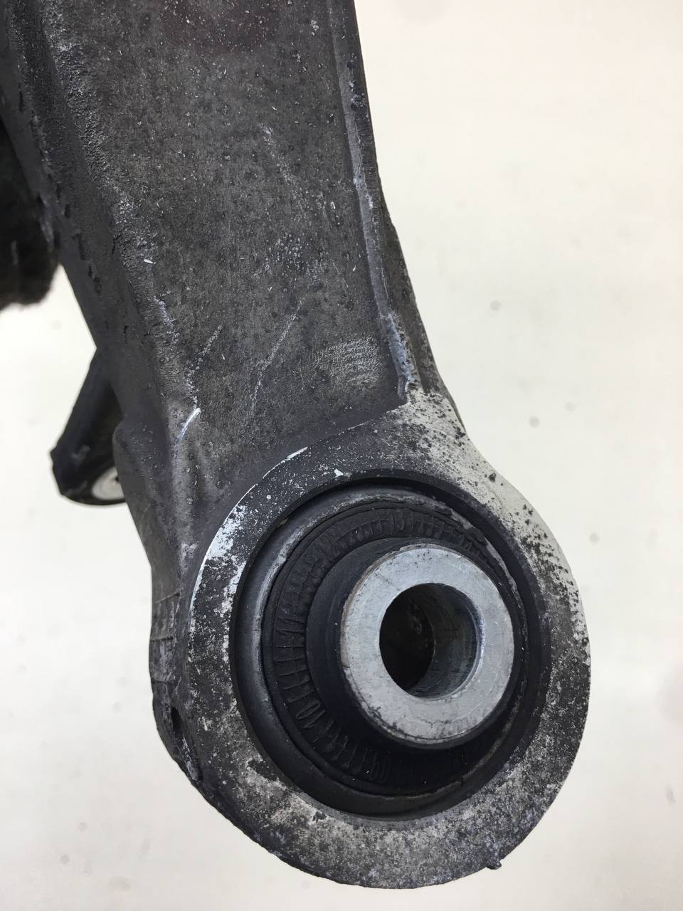 Рычаг задний нижний правый Jaguar XF 2007-2015