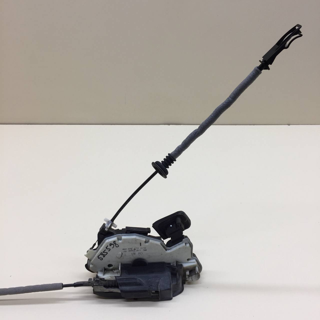 Замок двери передней левой Volkswagen Polo (MK5) 2011-2020