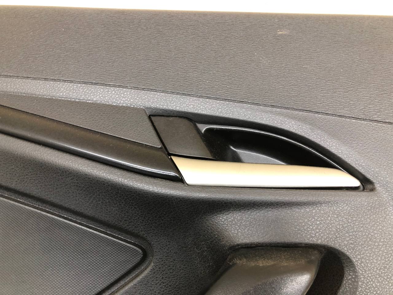 Обшивка двери задней левой Lada Vesta 2015>