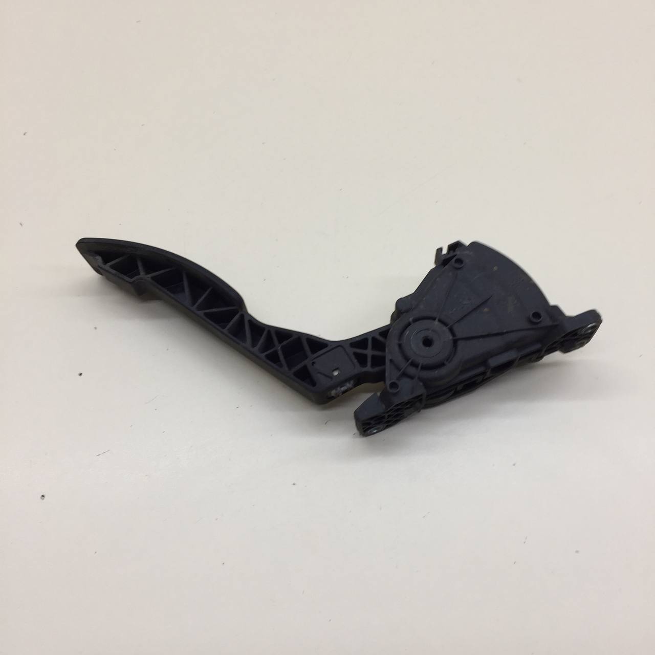 Педаль газа Nissan Almera 3 (G11, G15) 2012>