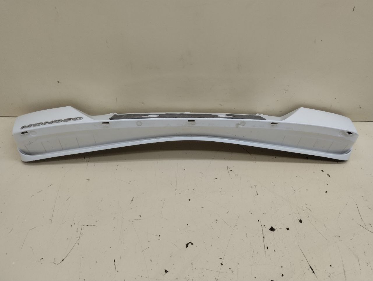 Накладка крышки багажника Ford Mondeo 4 2007-2015 Накладка крышки багажника Ford Mondeo 4 2007-2015