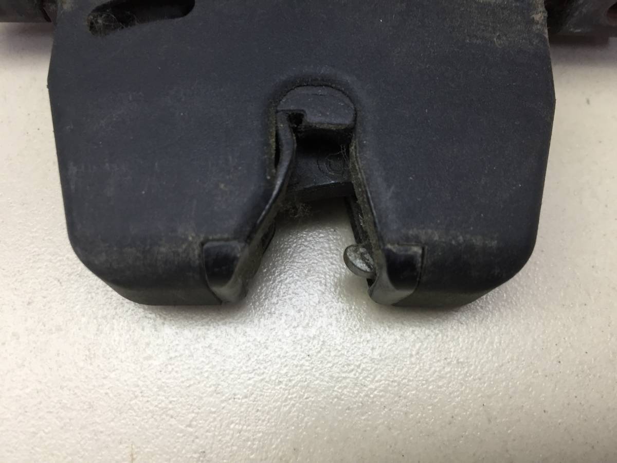 Замок багажника Peugeot 308 2007>